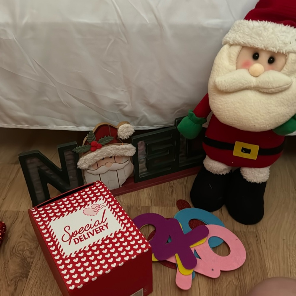 Valentine and Christmas decor